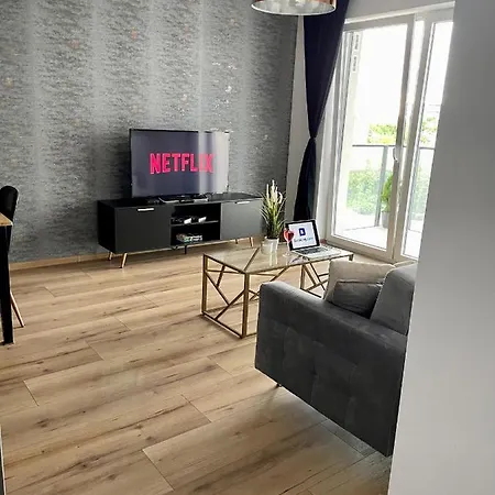 On Drewnowska Street Manufaktura Apartment *