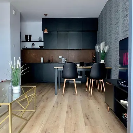 On Drewnowska Street Manufaktura Apartment Lodz (Lodz)
