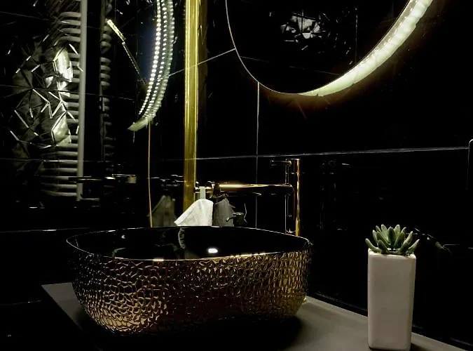 On Drewnowska Street Manufaktura وودج